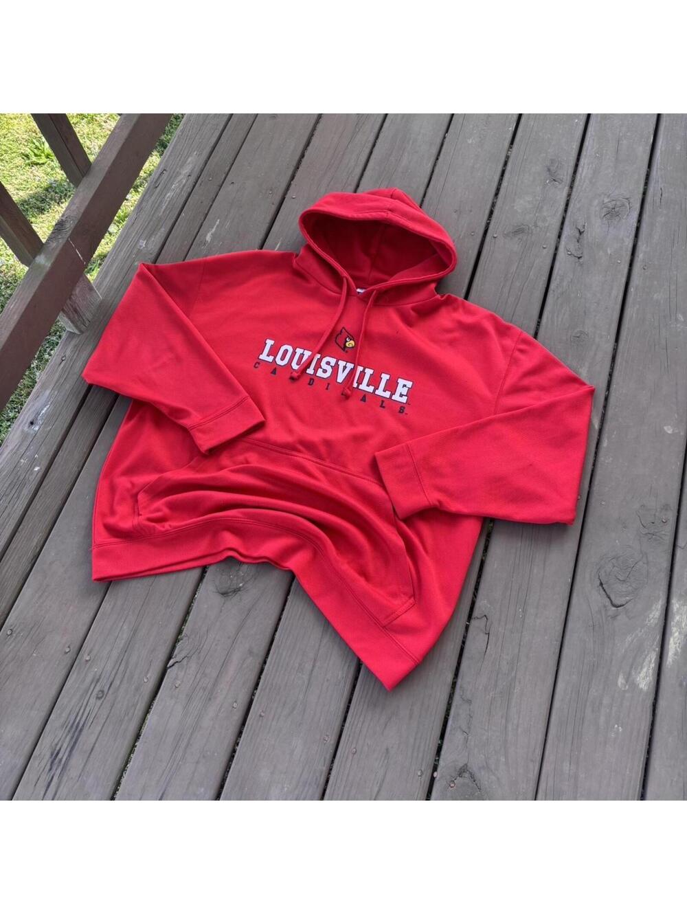 Louisville Cardinals Red Hoodie – Logo Pullover Sweatshirt Men’s XXL 27x28.5